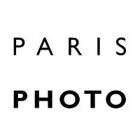 A picture of paris with the words " paris photo ".